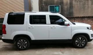 七座柴油越野车